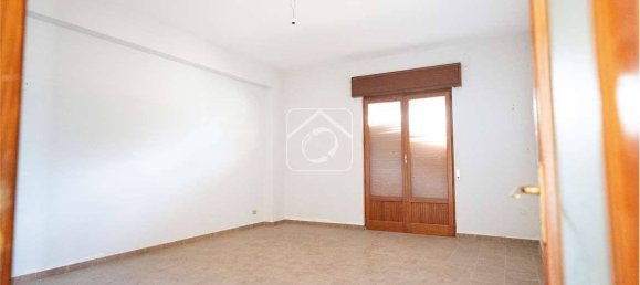 Квартира с 3 спальнями в Реджо Калабрия, Италия № 273498 17