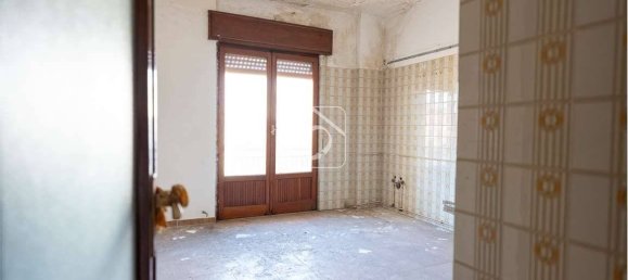 Квартира с 3 спальнями в Реджо Калабрия, Италия № 273498 13