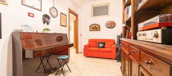 3-salle Appartement à Rome, Italy No. 17886 23