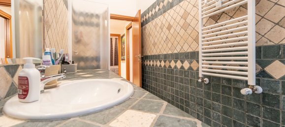 3-salle Appartement à Rome, Italy No. 17886 28