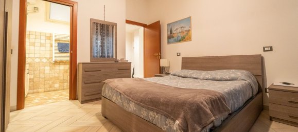 3-salle Appartement à Rome, Italy No. 17886 16