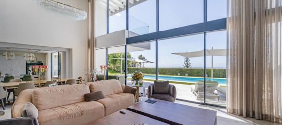 5 bedrooms Villa in Benahavis, Spain No. 39632 10