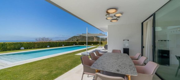 5 bedrooms Villa in Benahavis, Spain No. 39632 4