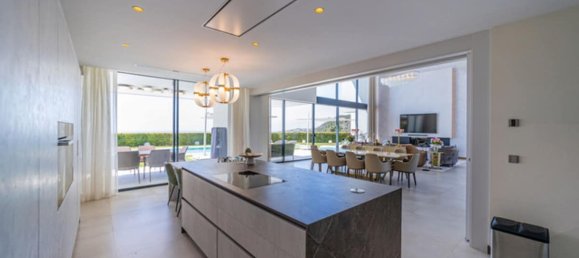 5 bedrooms Villa in Benahavis, Spain No. 39632 14