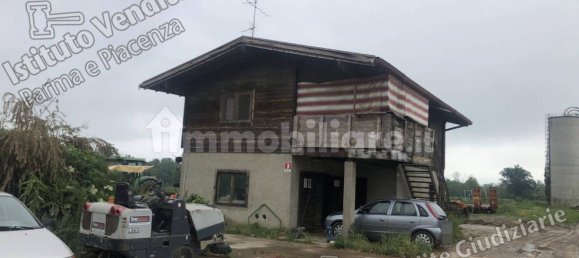 5 rooms House in Montechiarugolo, Italy No. 14512 5