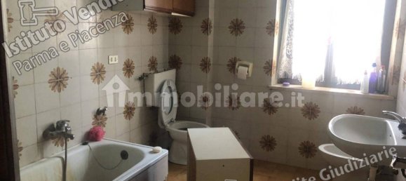 5 rooms House in Montechiarugolo, Italy No. 14512 15