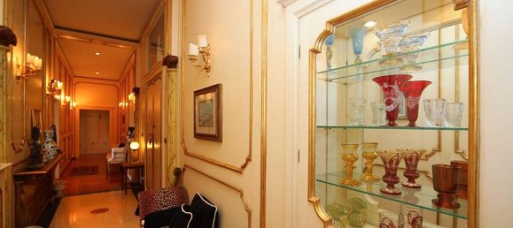 5 bedrooms Apartment in Livorno, Italy No. 220526 23