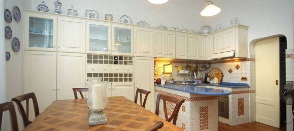 5 bedrooms Apartment in Livorno, Italy No. 220526 15