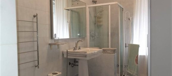 5 bedrooms Apartment in Livorno, Italy No. 220526 40