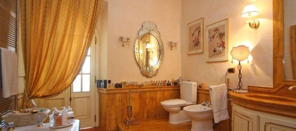 5 bedrooms Apartment in Livorno, Italy No. 220526 28