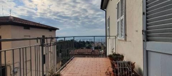 5 rooms Apartment in Osimo, Italy No. 17774 3