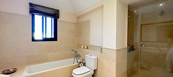 4 Schlafzimmer Penthouse in Malaga, Spain, Nr. 121979 20