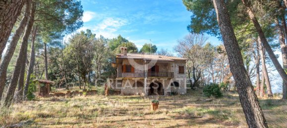 5 bedrooms House in Campello sul Clitunno, Italy No. 178522 3