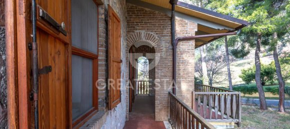 5 bedrooms House in Campello sul Clitunno, Italy No. 178522 6