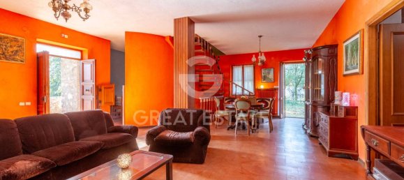 5 bedrooms House in Campello sul Clitunno, Italy No. 178522 11