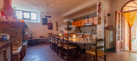 5 bedrooms House in Campello sul Clitunno, Italy No. 178522 16