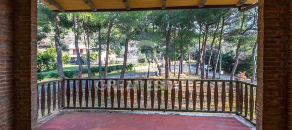 5 bedrooms House in Campello sul Clitunno, Italy No. 178522 7