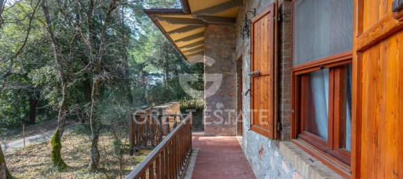 5 bedrooms House in Campello sul Clitunno, Italy No. 178522 8