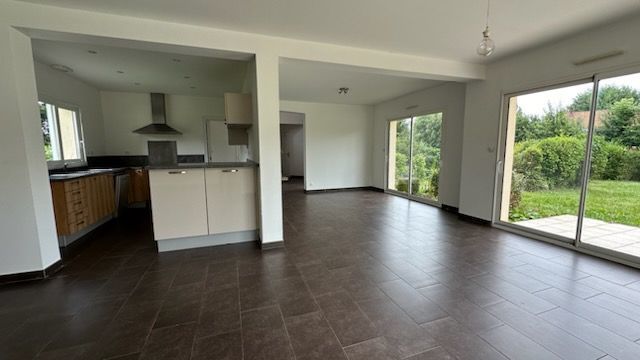 4 bedrooms House in Abbeville, France No. 266396