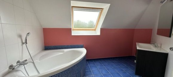 4 bedrooms House in Abbeville, France No. 266396 8