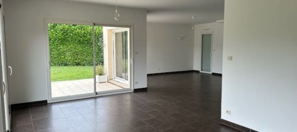 4 bedrooms House in Abbeville, France No. 266396 3