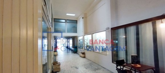 44m² Commercial property in Caldas da Rainha, Portugal No. 92771 5