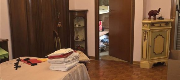 Apartamento de 5 habitaciónes en Modena, Italy No. 214634 6