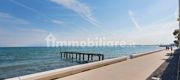 1900m² Commercial property in Desenzano del Garda, Italy No. 7006 13