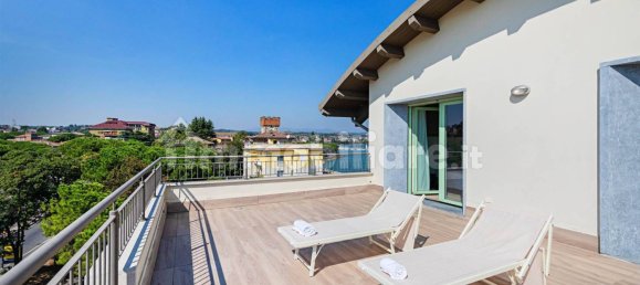 1900m² Commercial property in Desenzano del Garda, Italy No. 7006 10