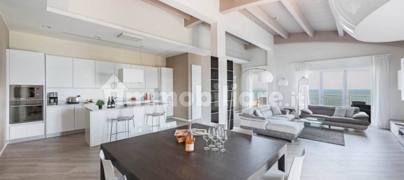 1900m² Commercial property in Desenzano del Garda, Italy No. 7006 16