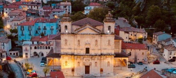 3-salle Appartement à Castel di Sangro, Italy No. 119354 5