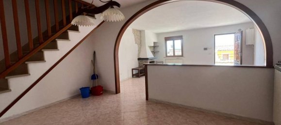 3-salle Appartement à Castel di Sangro, Italy No. 119354 6