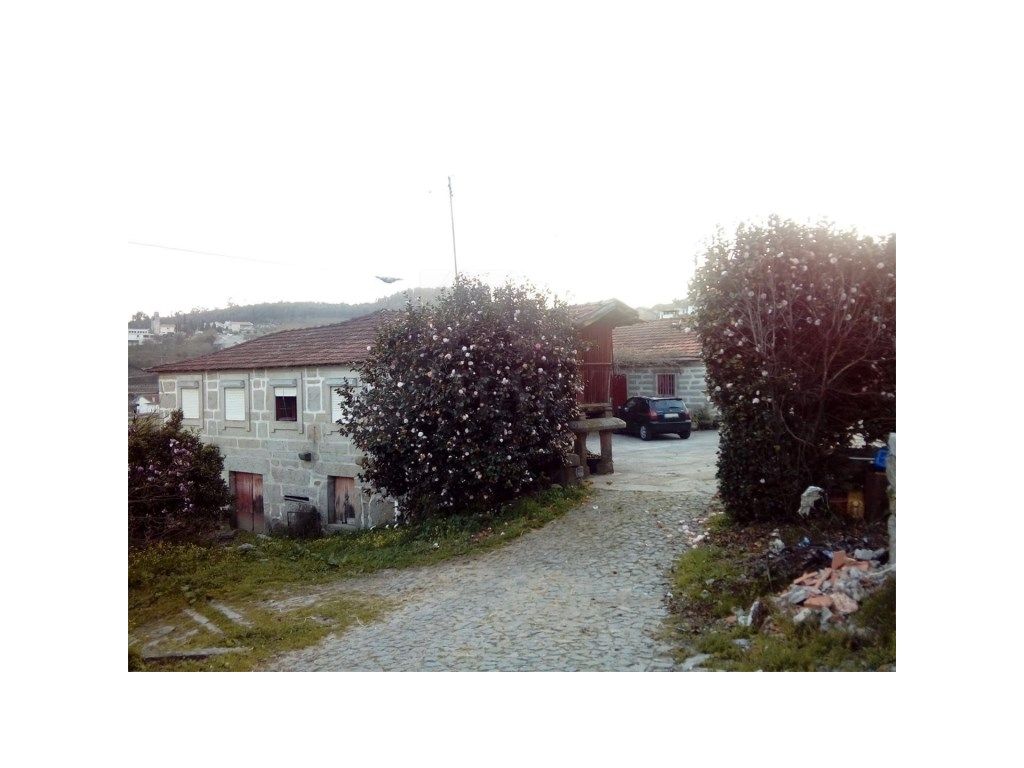 Дом с 6 спальнями в Гимарайнш, Португалия № 303225