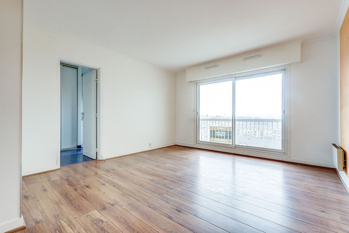 4 bedrooms Duplex in Bagneux, France No. 111636