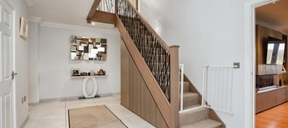 4 bedrooms House in Tonbridge, United Kingdom No. 10392 2