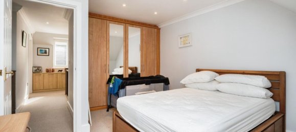 4 bedrooms House in Tonbridge, United Kingdom No. 10392 6