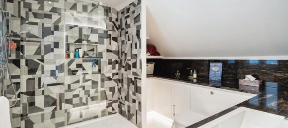 4 bedrooms House in Tonbridge, United Kingdom No. 10392 12