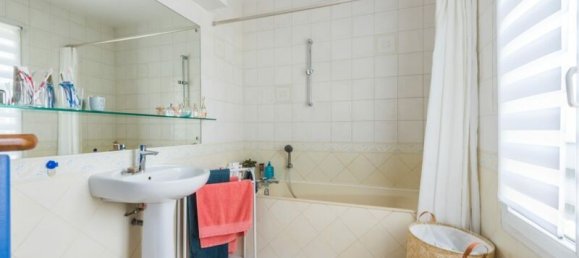 4 bedrooms House in Argenteuil, France No. 330706 10