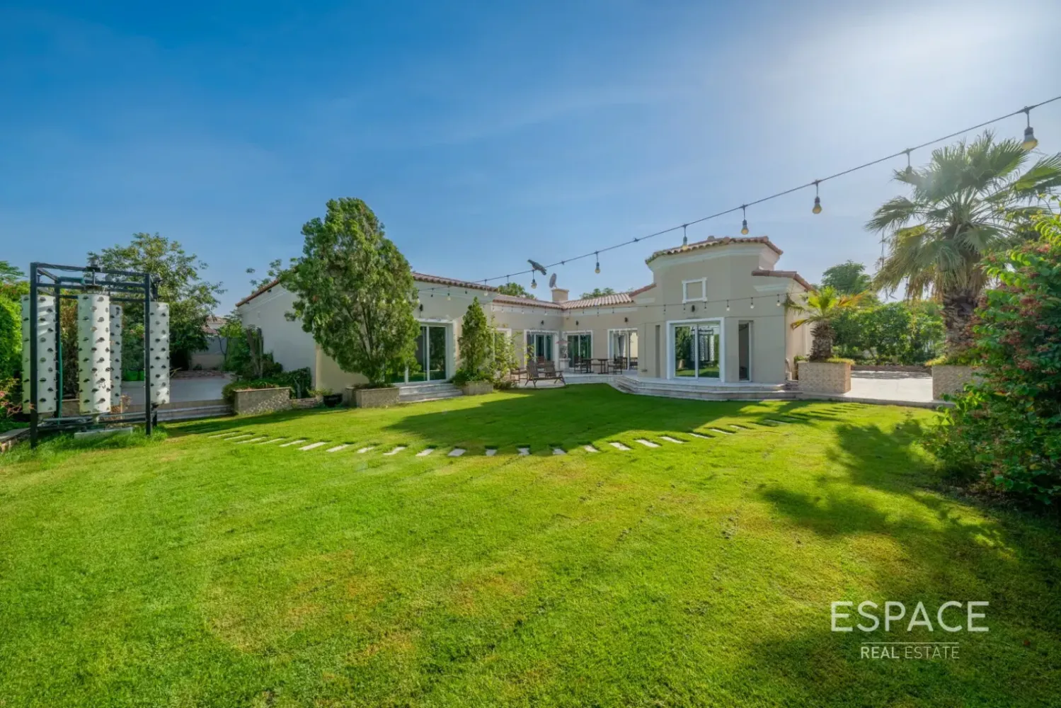 4 Schlafzimmer Villa in Green Community, UAE, Nr. 209160
