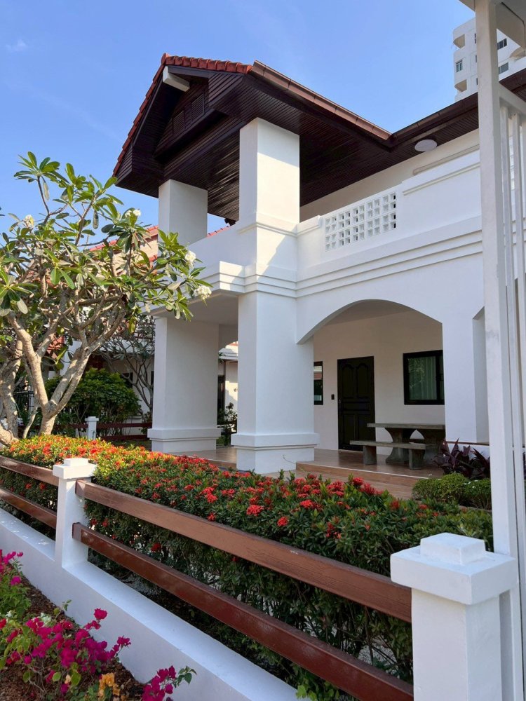 3 chambres house à vendre à Pattaya, Chonburi, Eastern Thailand, Thailand № 81365