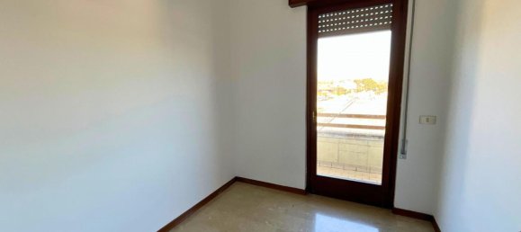 4 rooms Apartment in Vicenza, Italy No. 233183 10