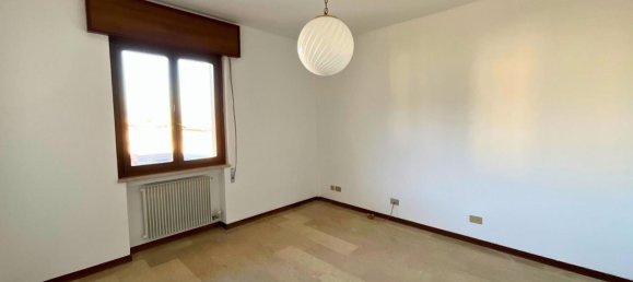 4 rooms Apartment in Vicenza, Italy No. 233183 9