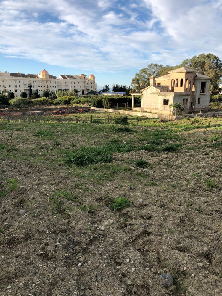 170m² Land in Estepona, Spain No. 135497