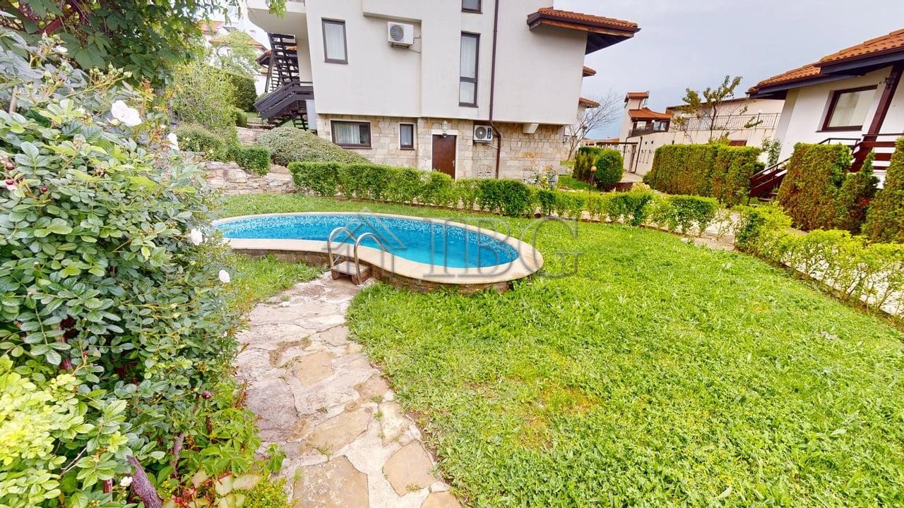 Apartamento com 4 quartos em condomínio em Kosharitsa, Bulgaria N.º 1144