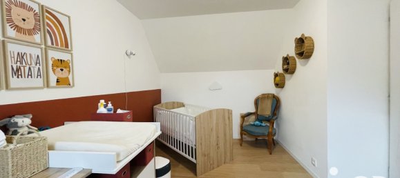 Casa de 3 dormitorios en Neuille-Pont-Pierre, France No. 224244 9