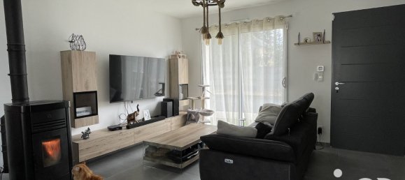 Casa de 3 dormitorios en Neuille-Pont-Pierre, France No. 224244 4