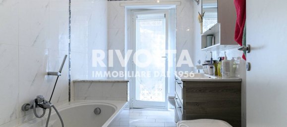 3 bedrooms Apartment in Rome, Italy No. 154231 34
