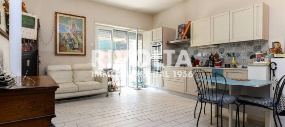 3 bedrooms Apartment in Rome, Italy No. 154231 35