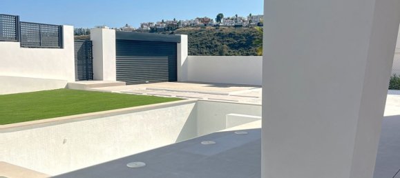 4 bedrooms Villa in Malaga, Spain No. 188785 17