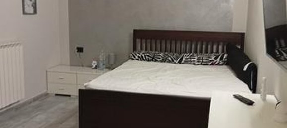 3-salle Appartement à Carmignano, Italy No. 279781 6